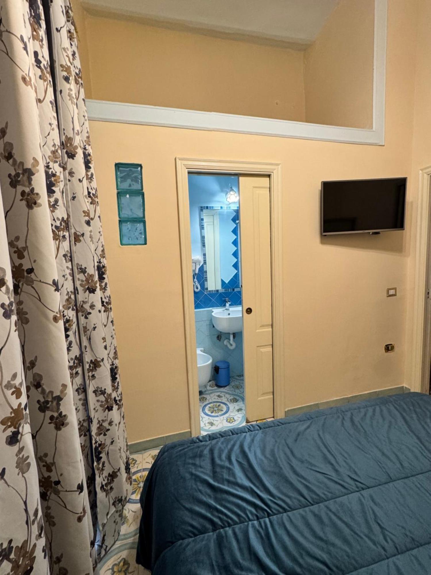 Beb Rosy Bed & Breakfast Naples Exterior photo