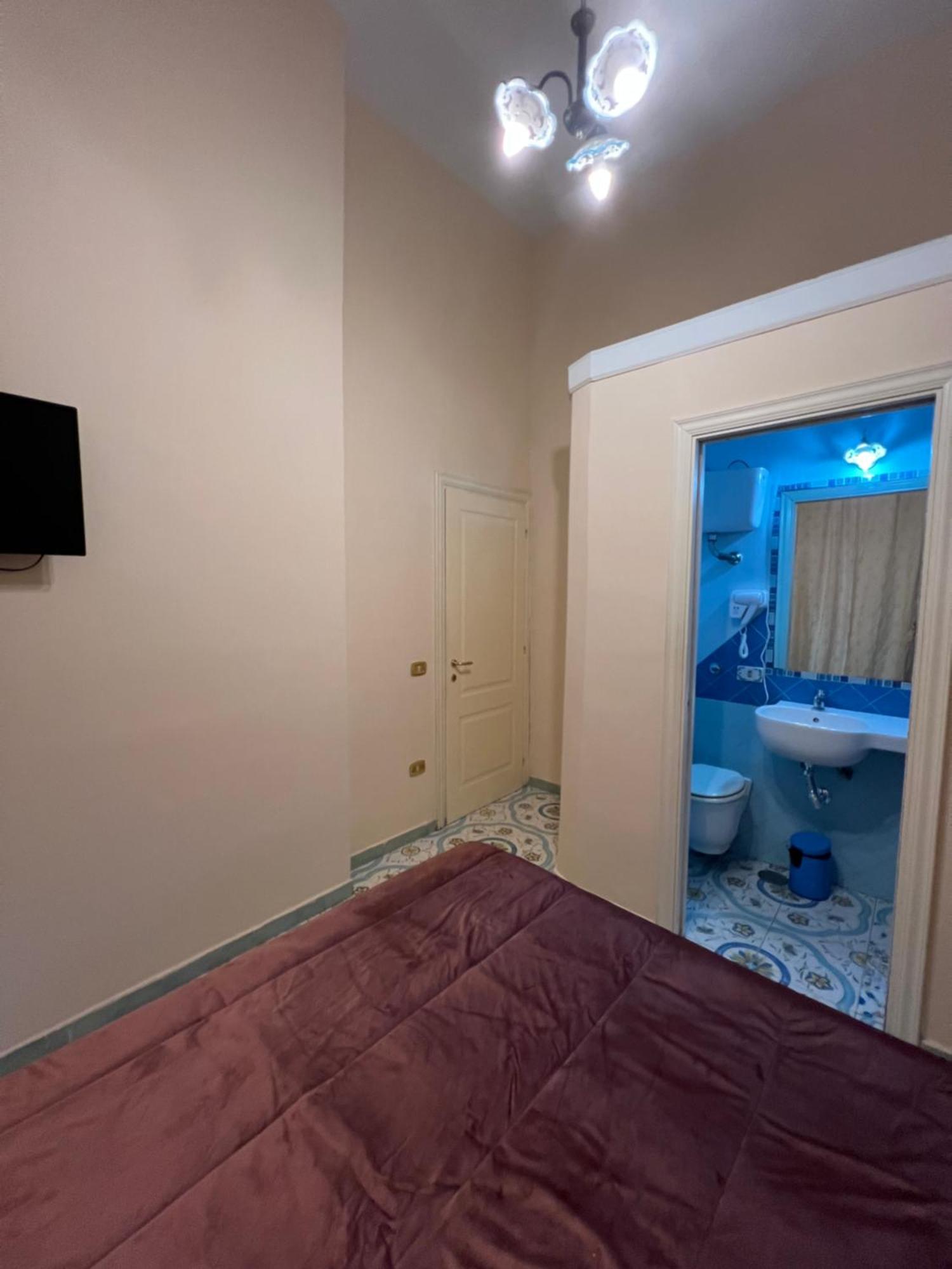 Beb Rosy Bed & Breakfast Naples Exterior photo