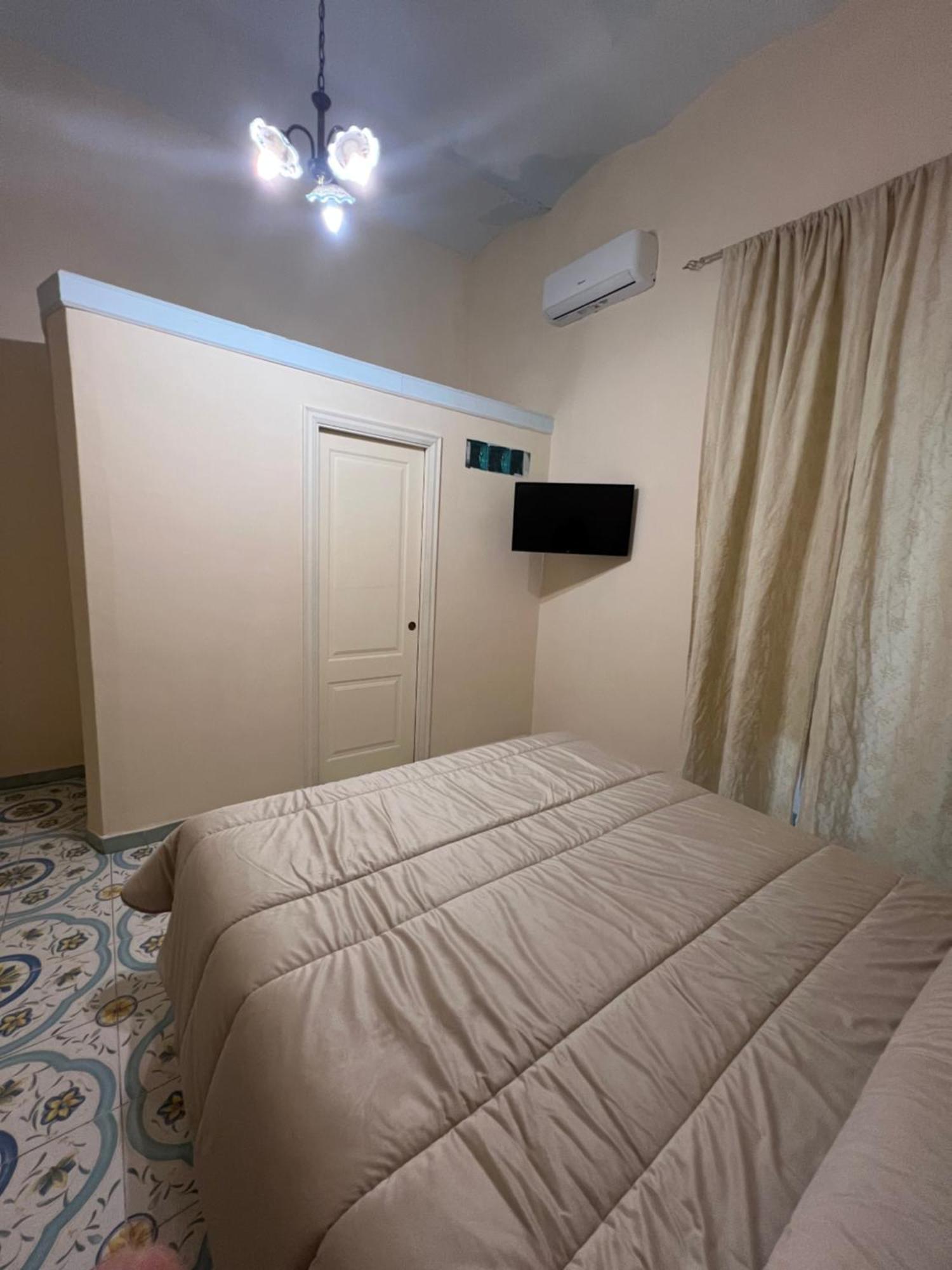 Beb Rosy Bed & Breakfast Naples Exterior photo